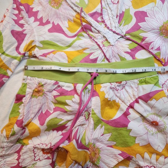 Vintage Seventeen Pajama Set with Retro Floral Size Medium - Picture 6 of 12